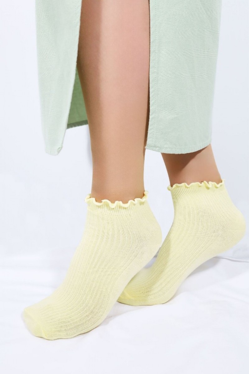 Kadın Bambu Çorap (4 ÇİFT) Renkli Fırfırlı Patik Kadın Çorap Kadın Bambu Çorap (4 ÇİFT) Renkli Fırfırlı Patik Kadın Çorap